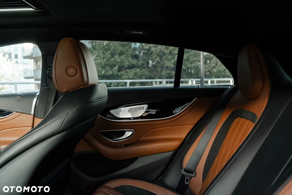 Mercedes-Benz AMG GT 53 4Matic+ 4D Speedshift TCT 9G - 26