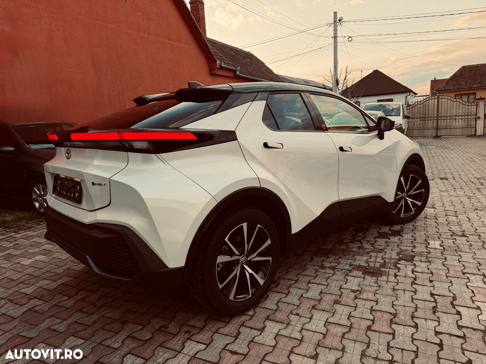 Toyota C-HR 1.8 Hybrid Team Deutschland - 8