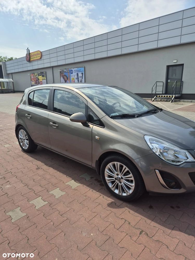 Opel Corsa 1.4 16V Cosmo - 13