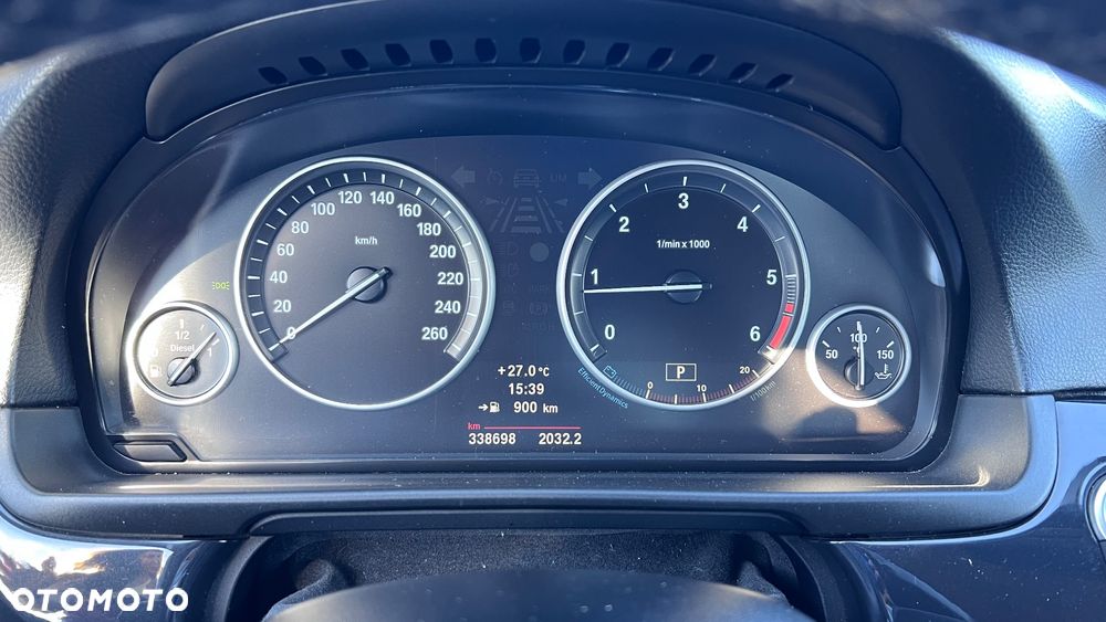 BMW Seria 5 525d xDrive - 16