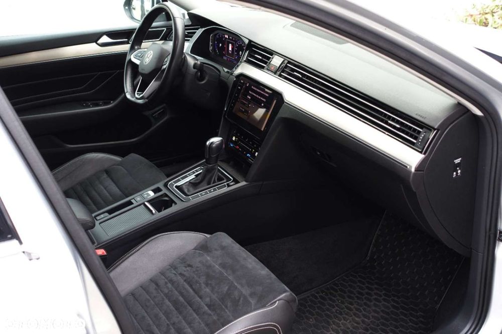 Volkswagen Passat Variant - 11