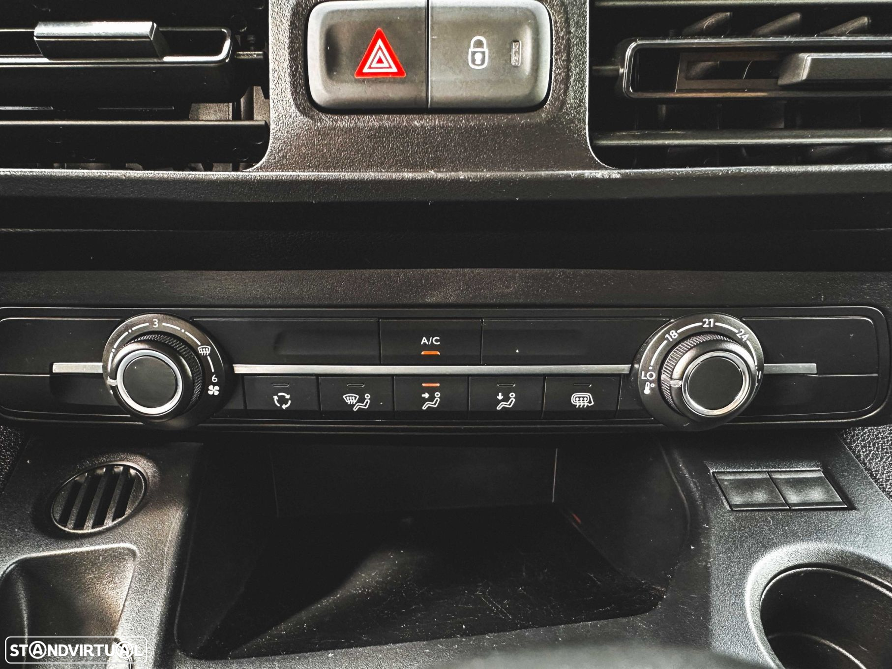 Peugeot Partner 1.5 BlueHDi Asphalt Standard - 19