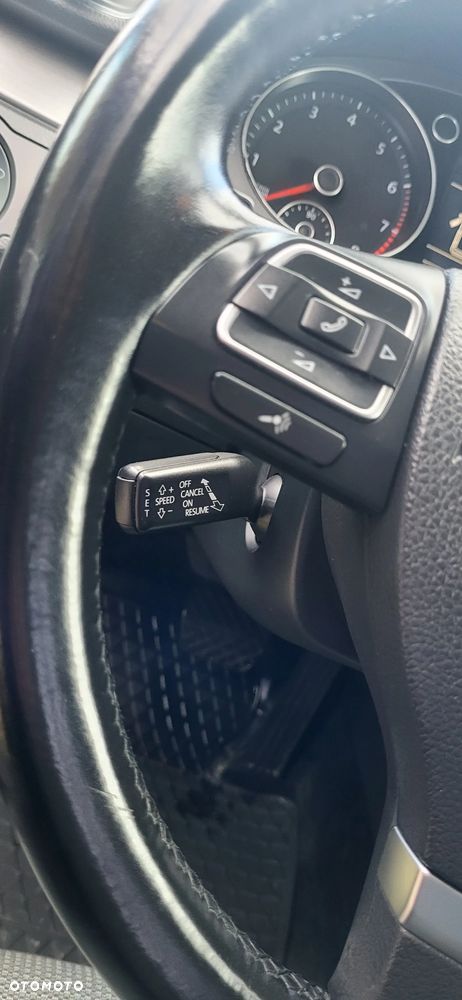 Volkswagen Passat - 25