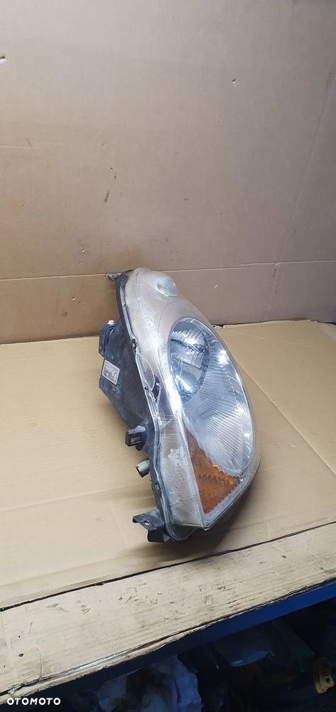 Lampa lewy przód przednia lewa Nissan Note E11 EU 26060-9U10A - 4
