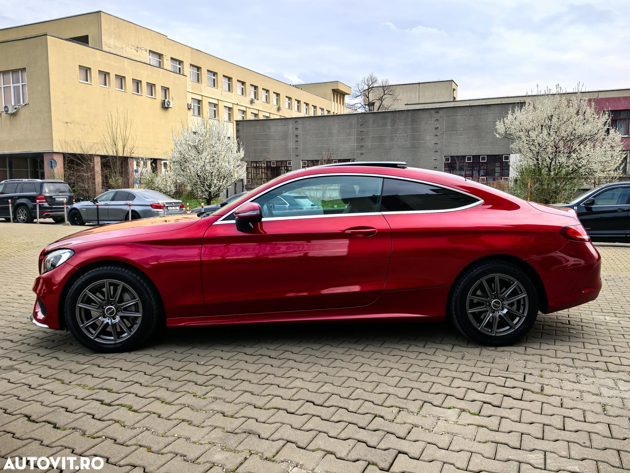 Mercedes-Benz C 250 d Coupe 4Matic 9G-TRONIC AMG Line - 11