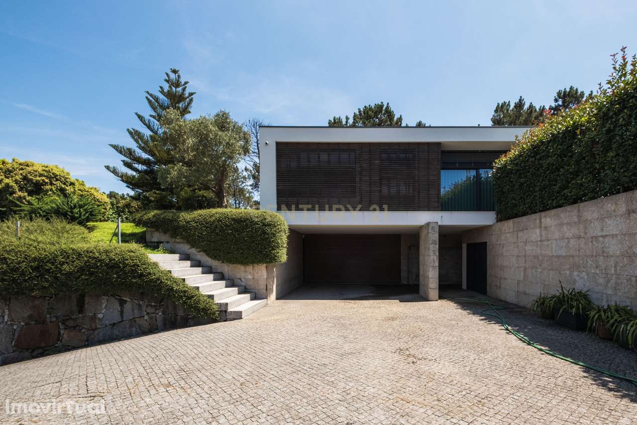 Luxuosa Moradia T4 com Piscina e Vista Panorâmica em Lousada - Grande imagem: 2/60