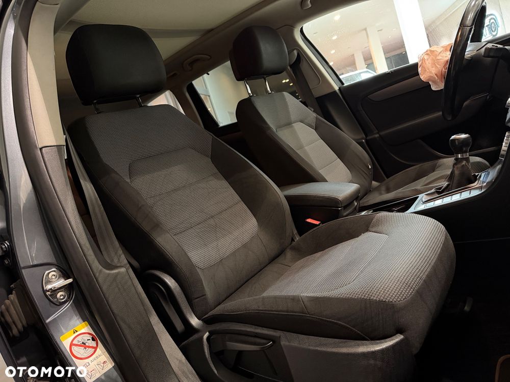 Volkswagen Passat 1.6 TDI BlueMotion Technology Comfortline - 21