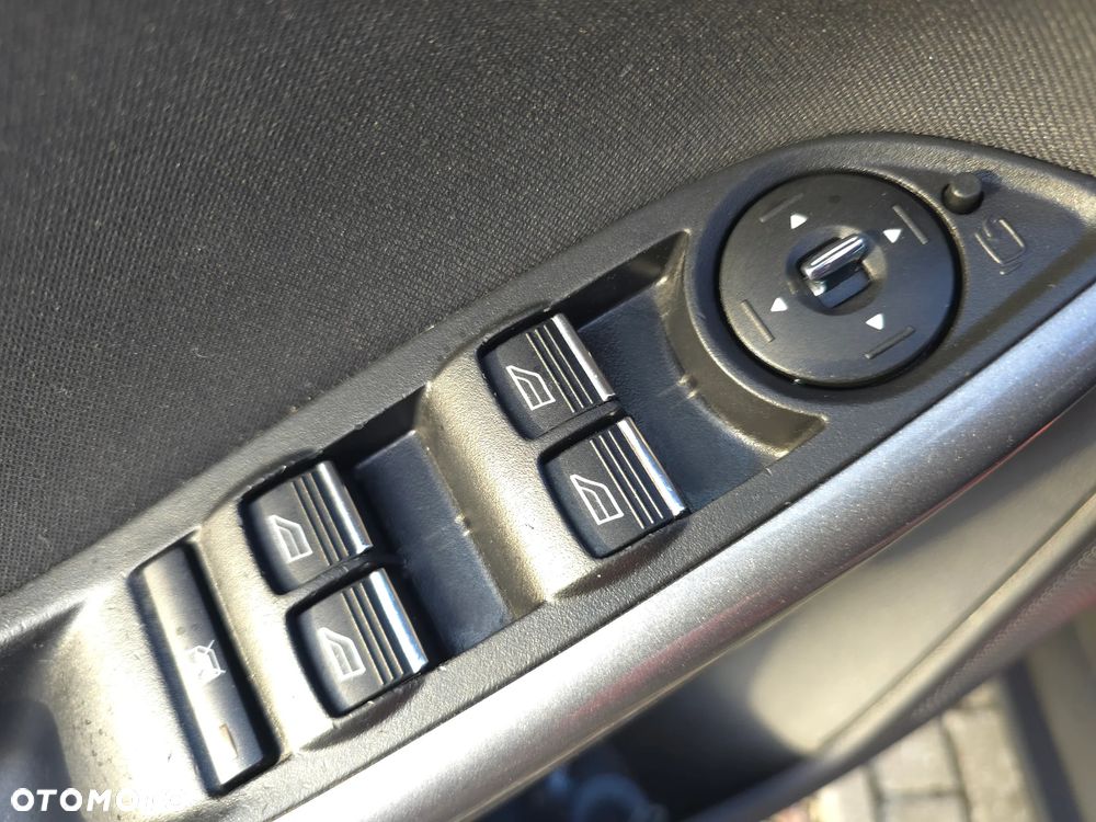 Ford Focus 1.6 EcoBoost Start-Stopp-System Titanium - 19