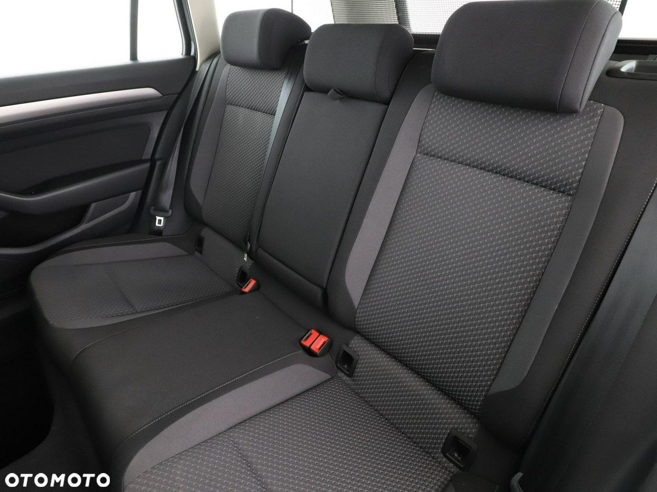 Volkswagen Passat 2.0 TDI BMT Trendline - 17