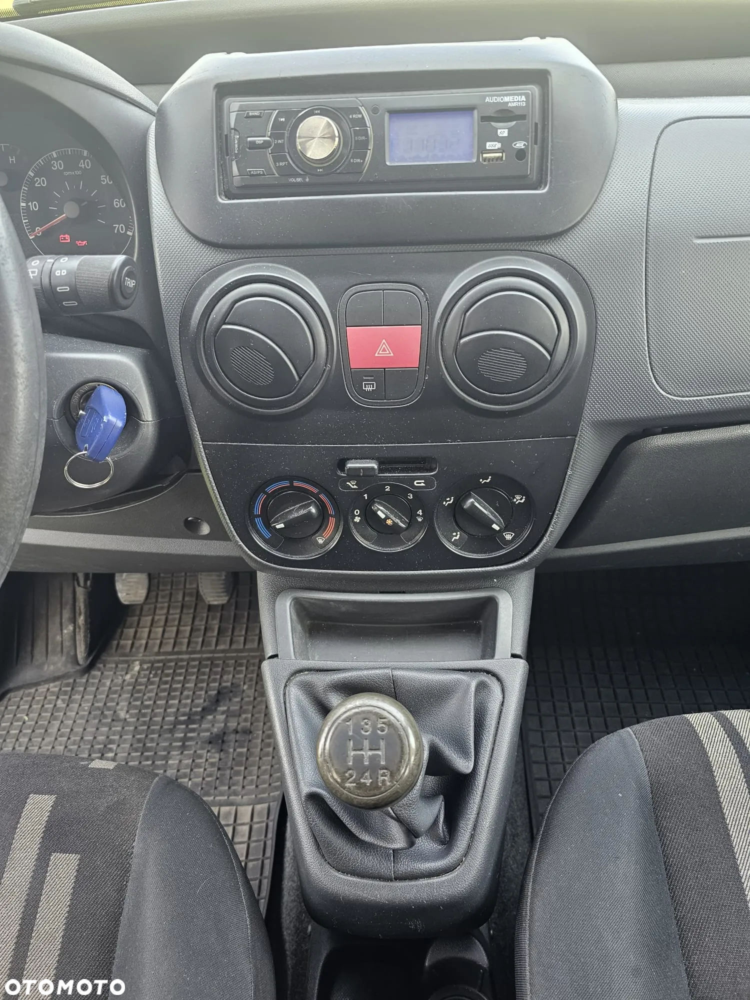Fiat Fiorino Kombi 1.3 MJ Adventure - 22