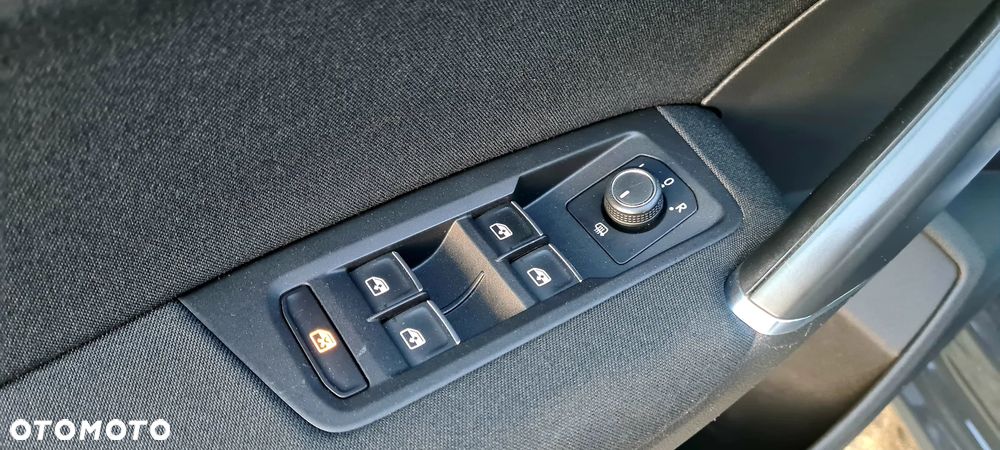 Volkswagen Touran 1.6 TDI DPF BlueMot Trendline - 22