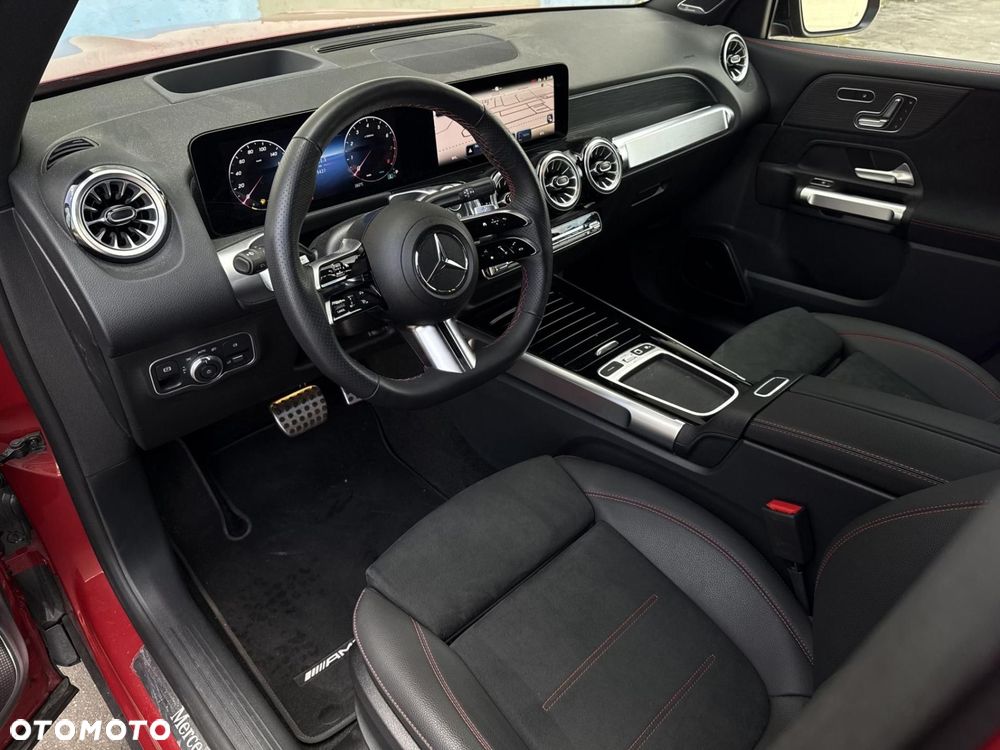 Mercedes-Benz GLB - 11