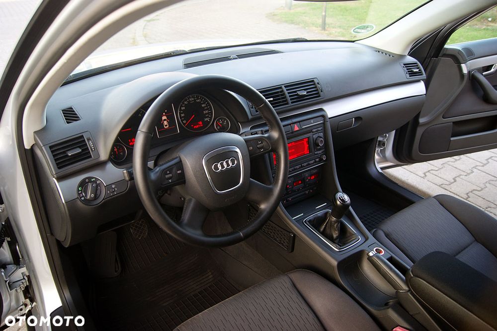 Audi A4 Avant 2.0 TDI - 27