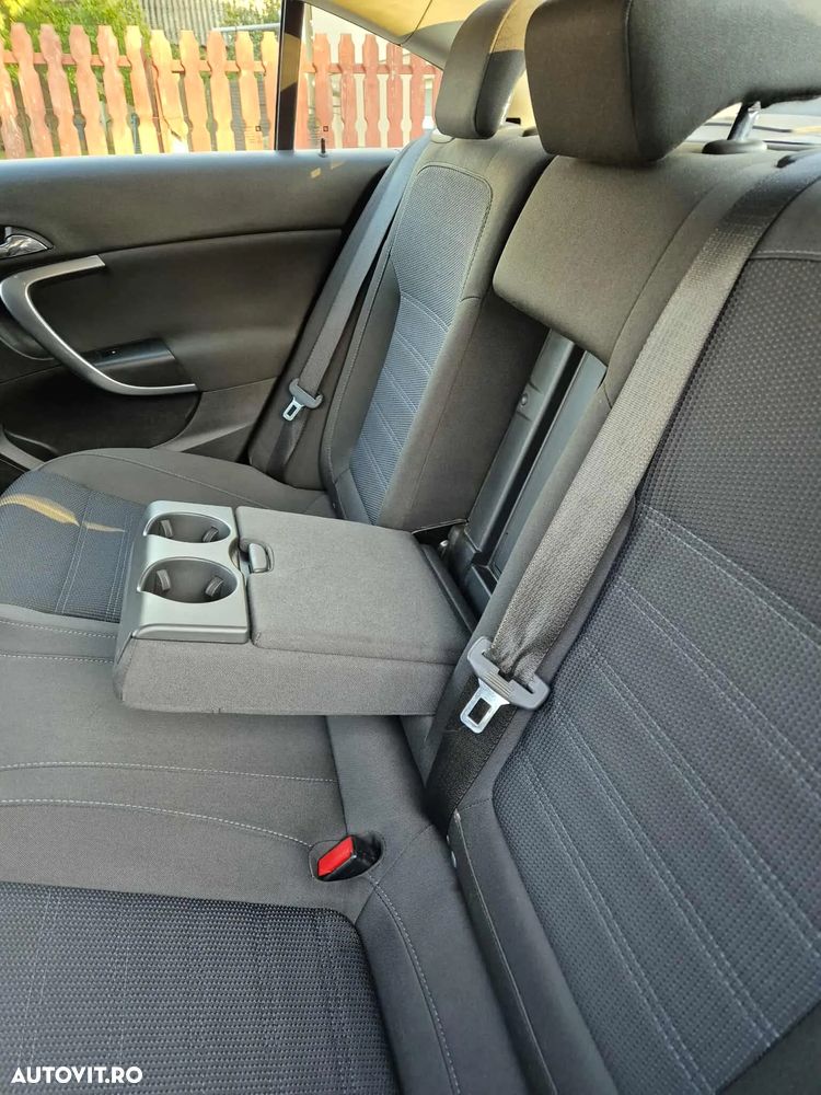 Opel Insignia 2.0 CDTI - 11