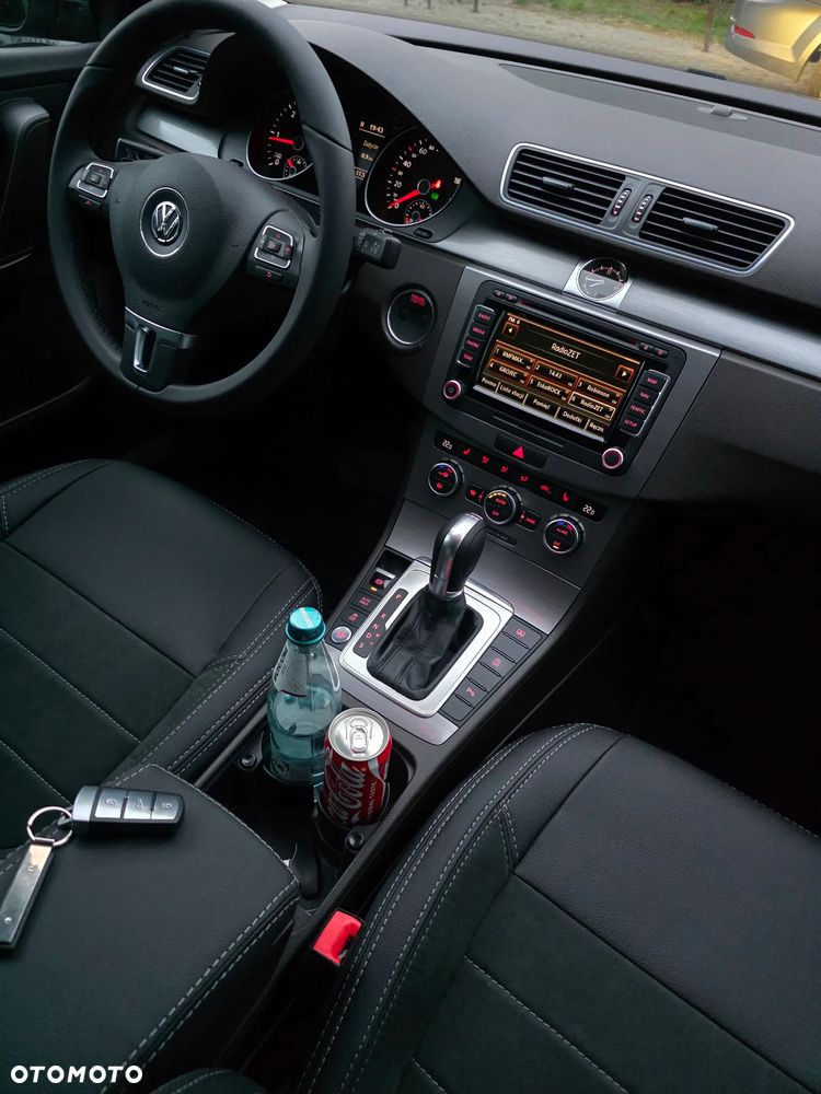 Volkswagen Passat 2.0 TDI Comfortline DSG - 2