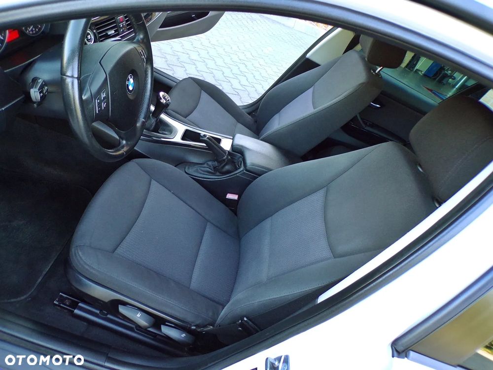 BMW Seria 3 - 23