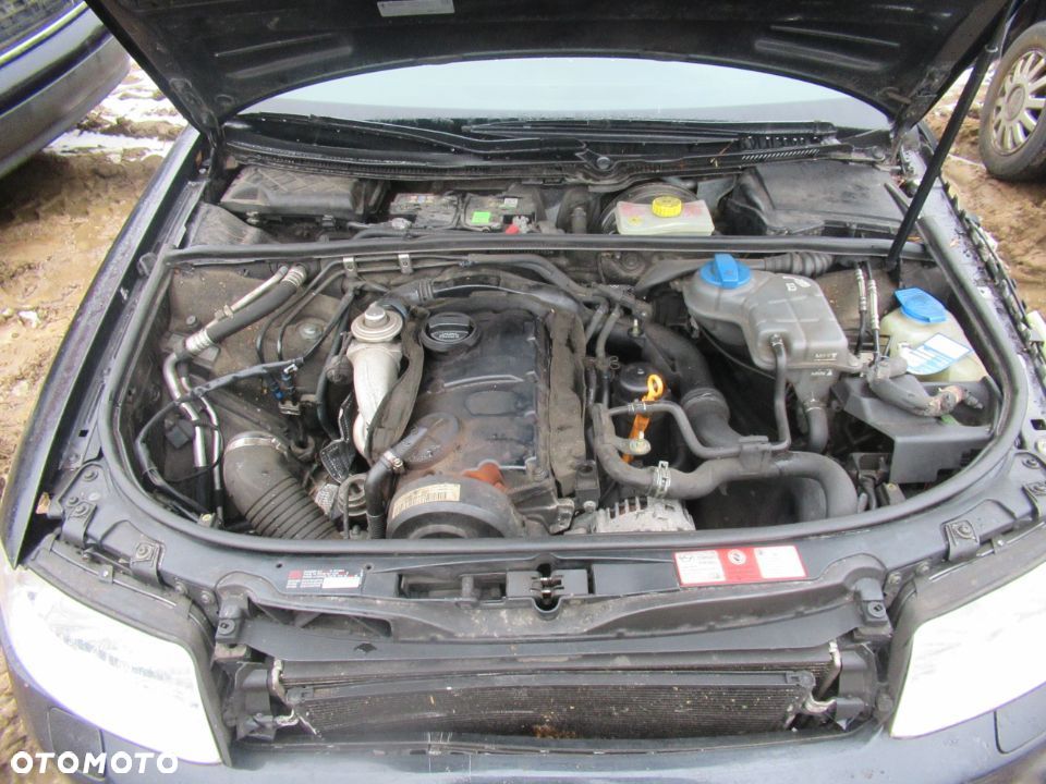 SILNIK AUDI A4 B6  AWX - 1