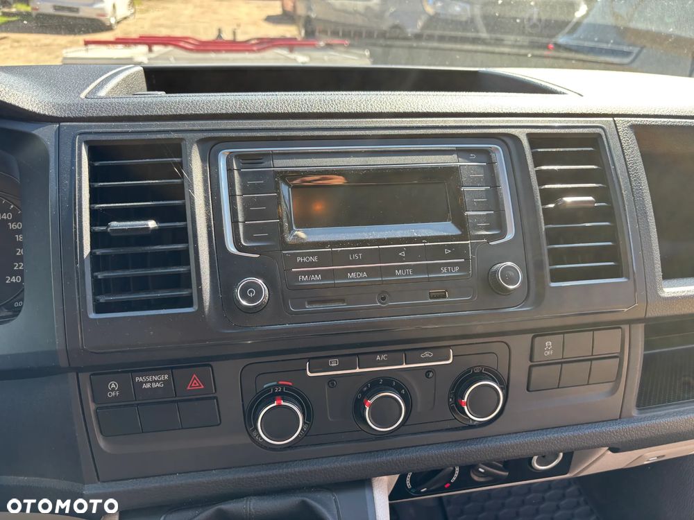 Volkswagen Transporter - 25