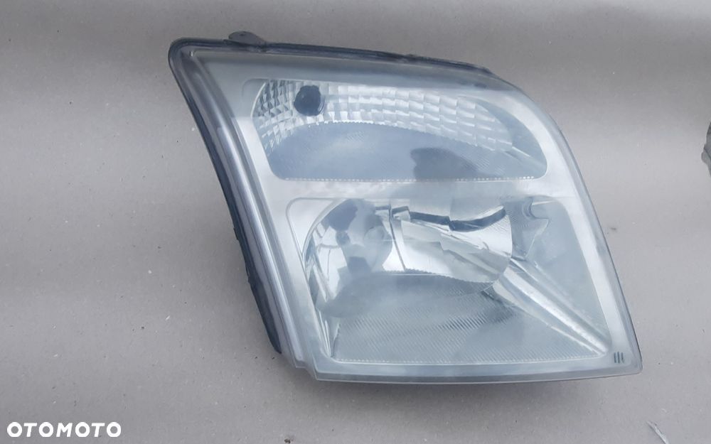Lampa przednia prawa Ford Transit Connect I - 2