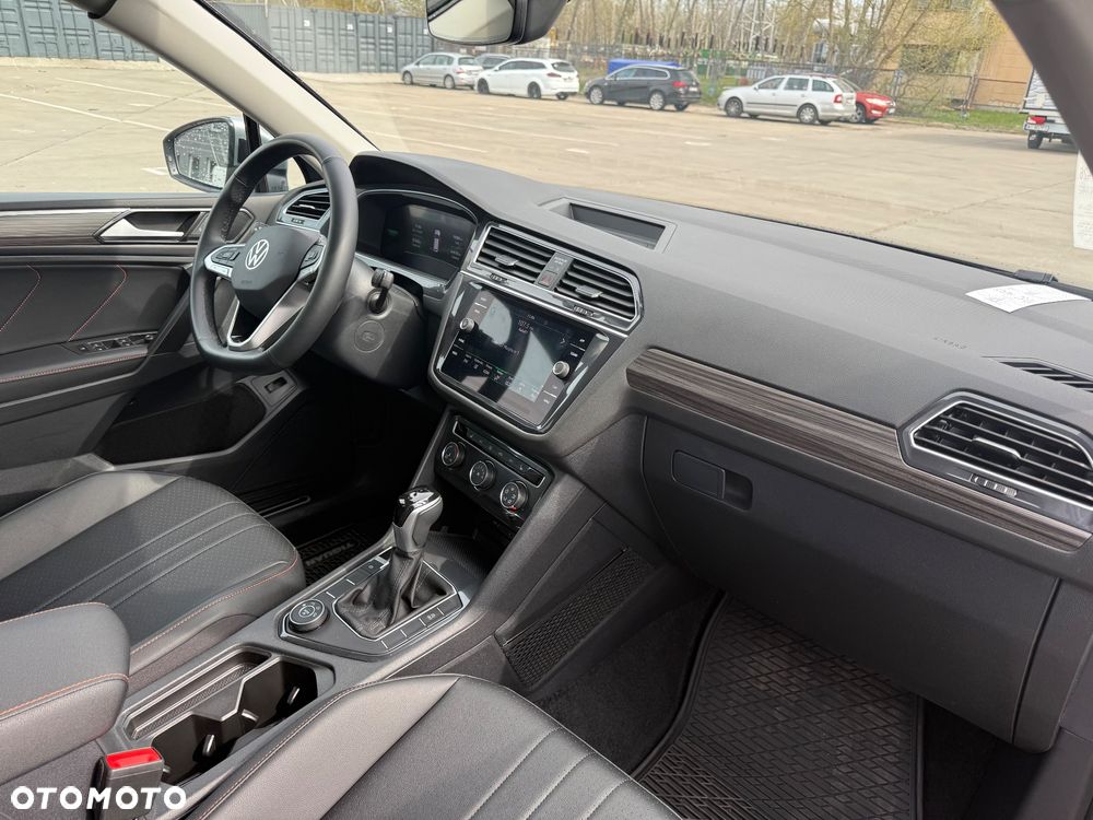 Volkswagen Tiguan Allspace 2.0 TSI 4Mot Life DSG - 22