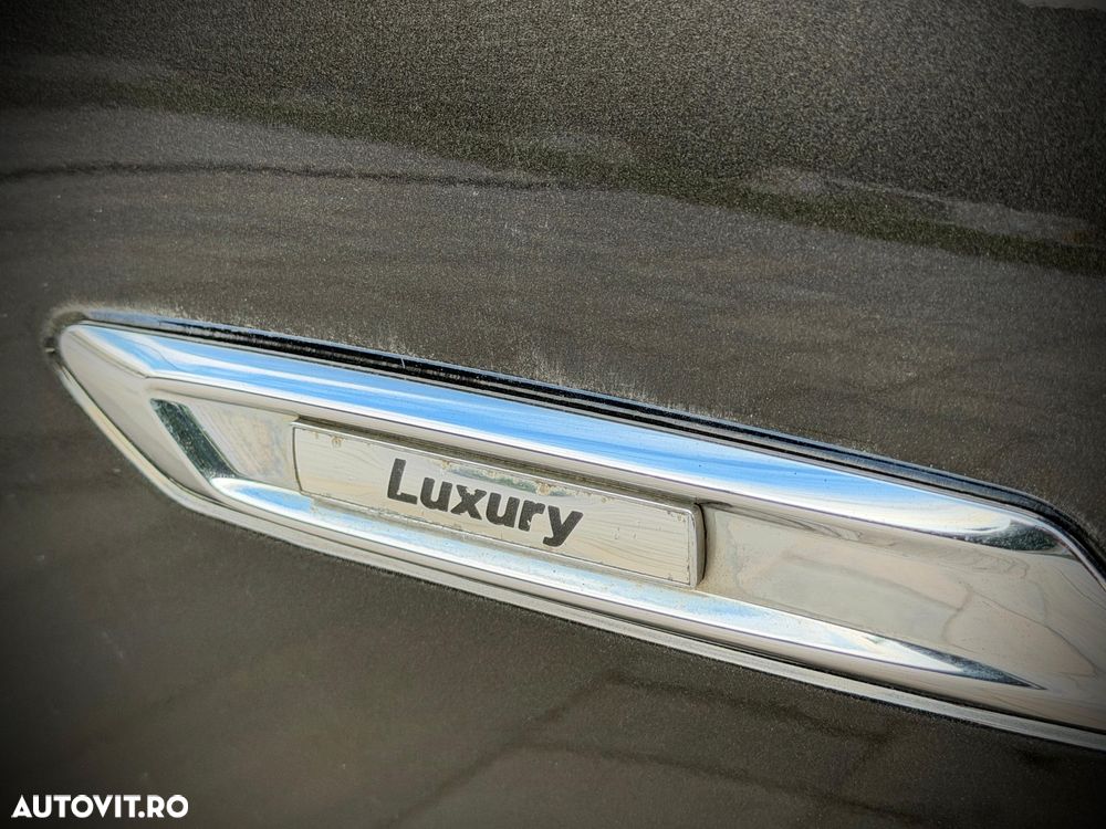 BMW Seria 5 520d Aut. Luxury Line - 32