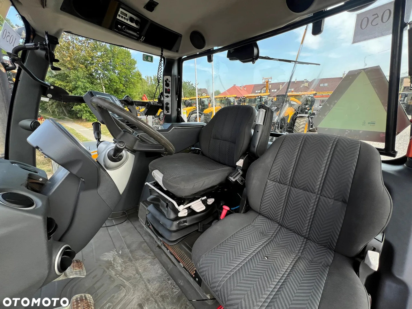 JCB Fastrac 8250 - 14