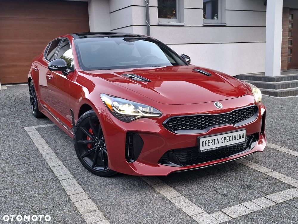 Kia Stinger - 1