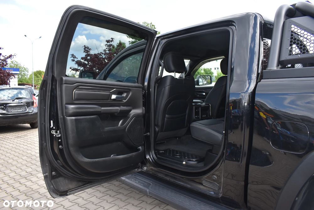Dodge RAM - 16