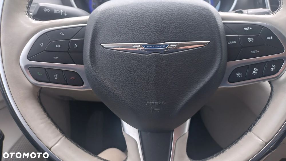 Chrysler Pacifica - 23