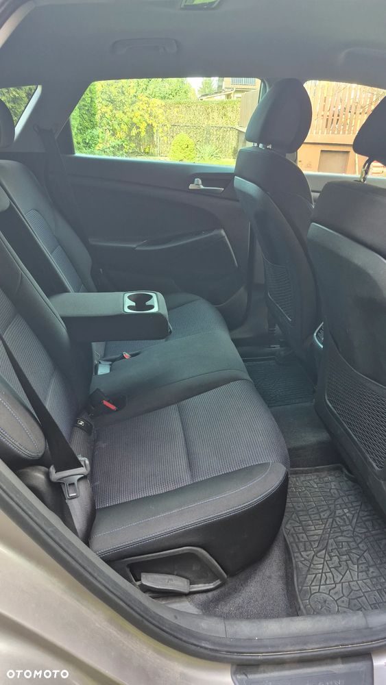Hyundai Tucson 2.0 CRDI BlueDrive TourdePologne 2WD - 16