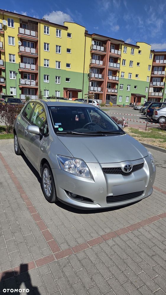 Toyota Auris 2.0 D-4D - 1