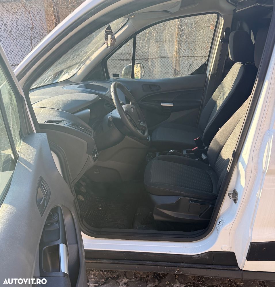 Ford Transit Connect - 8