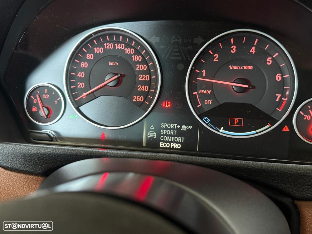 BMW 328 i Auto Pack M - 32