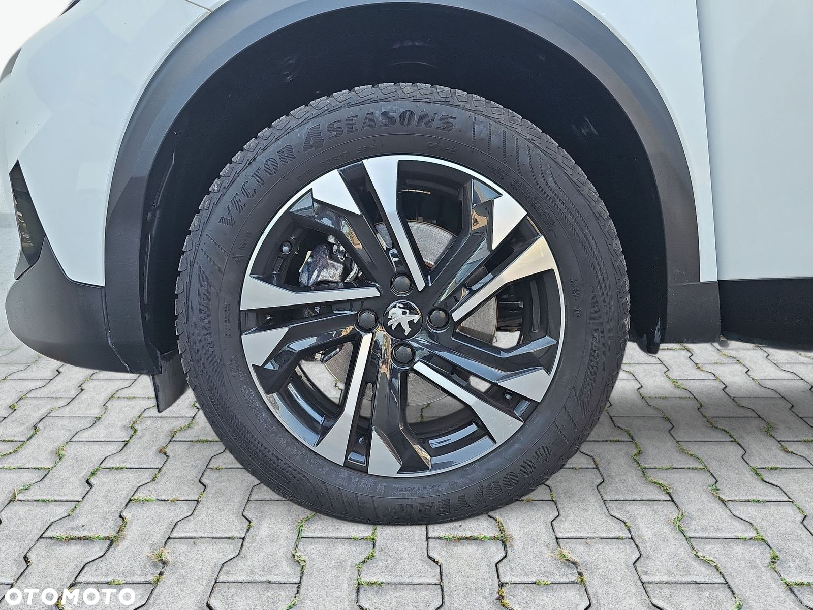Peugeot 2008 1.5 BlueHDi Allure Pack S&S EAT8 - 8