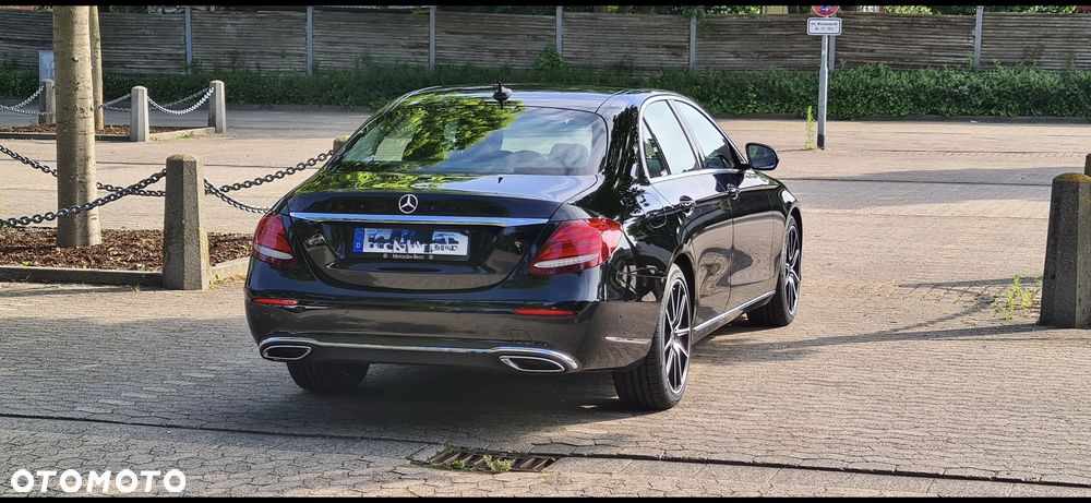 Mercedes-Benz Klasa E - 9
