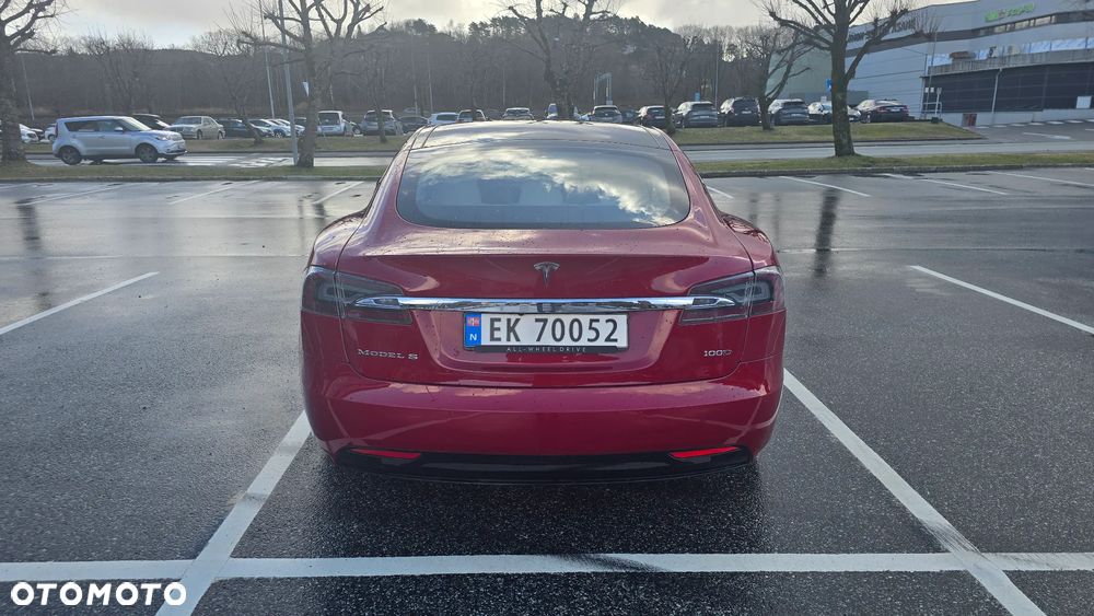 Tesla Model S - 6