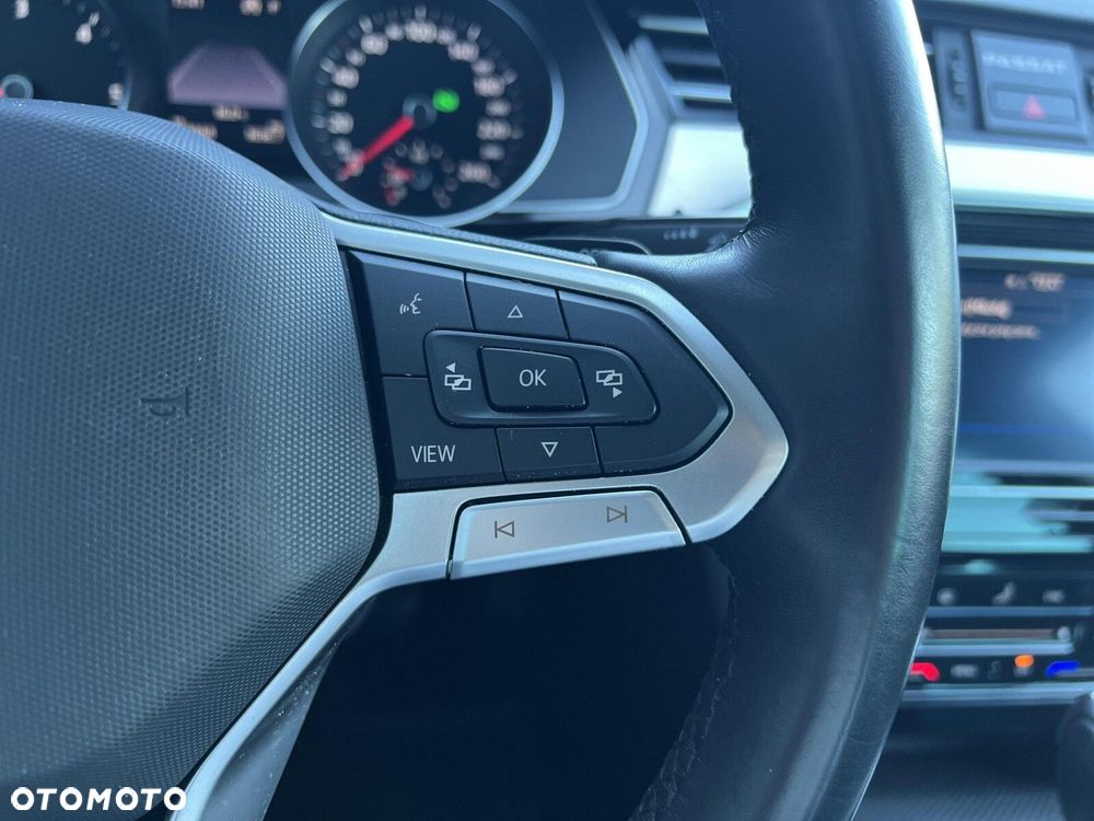 Volkswagen Passat - 15