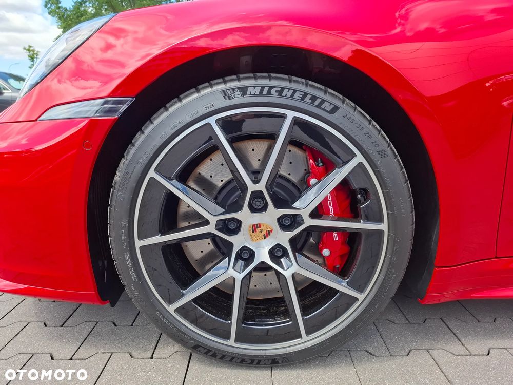 Porsche 911 Carrera 4S - 9