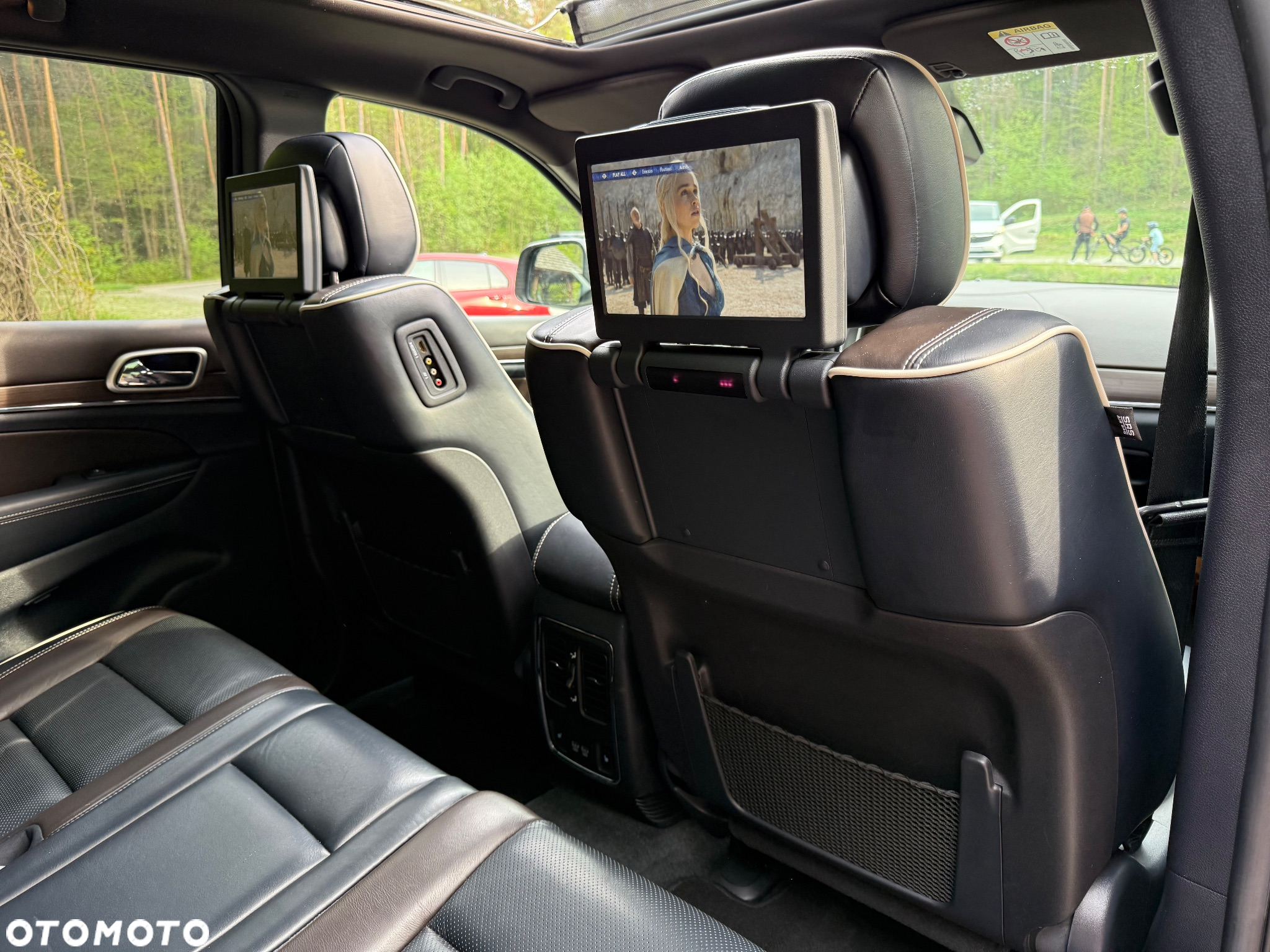 Jeep Grand Cherokee - 31