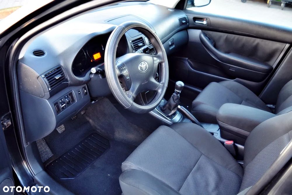Toyota Avensis 2.0 D-4D Luna - 15
