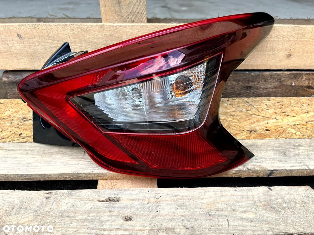NISSAN MICRA K14 LAMPA PRAWY TYŁ PRAWA TYLNA ORYGINAŁ