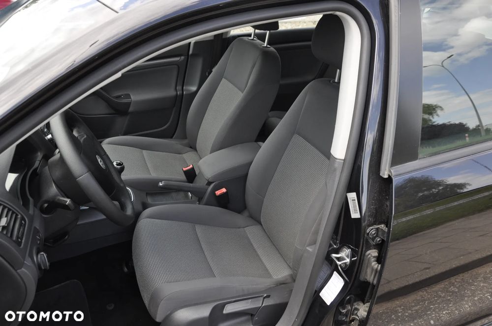 Volkswagen Golf 1.6 Comfortline - 18