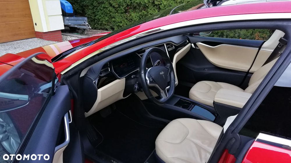 Tesla Model S 85 - 17