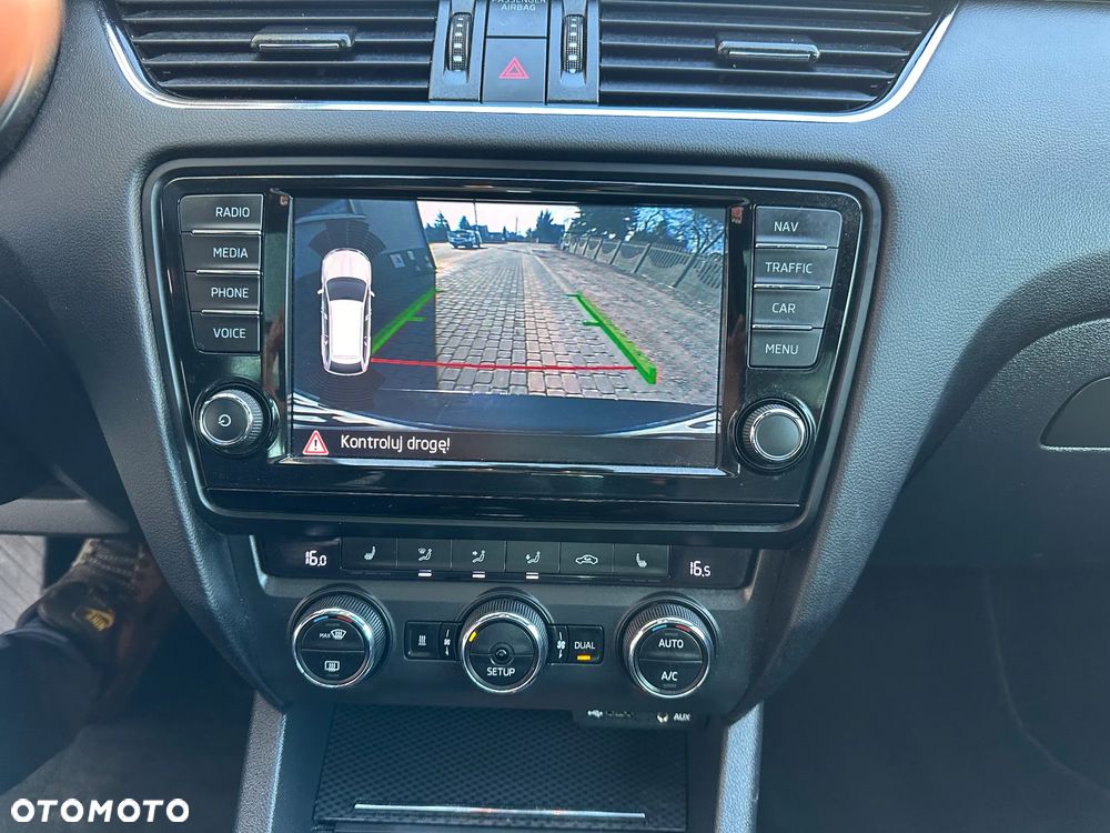 Skoda Octavia 2.0 TDI DSG RS - 8