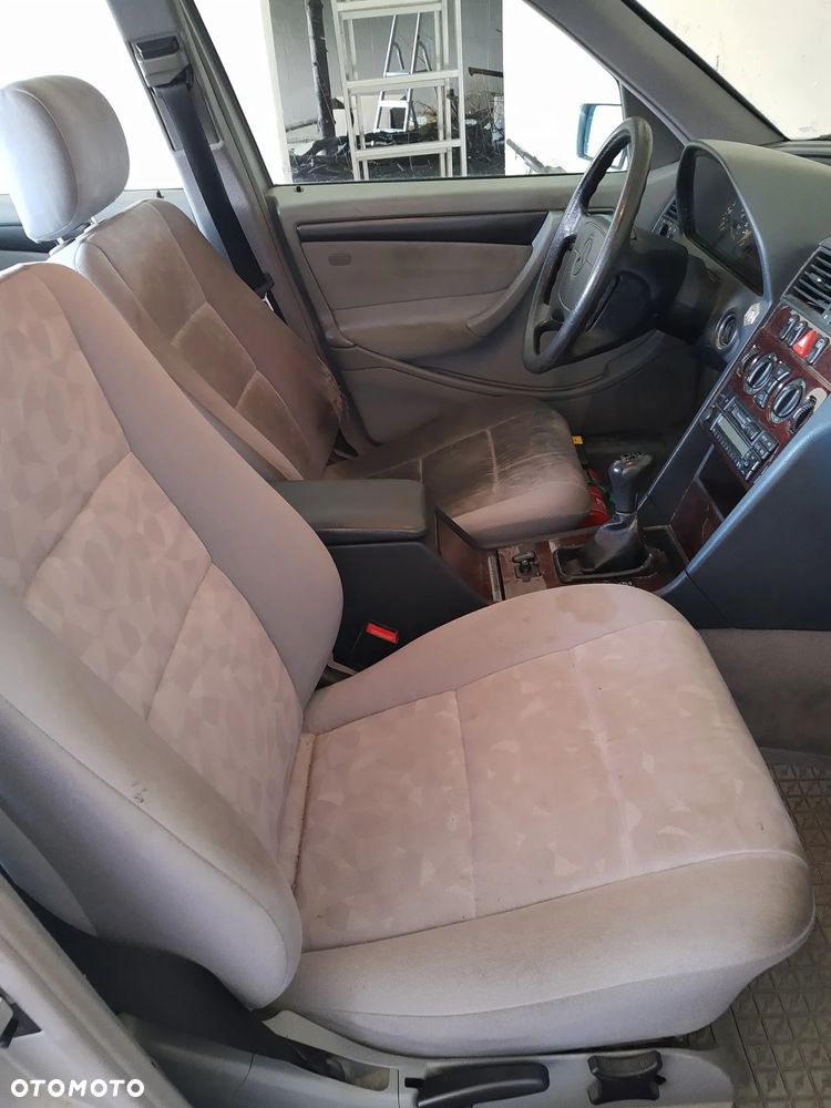 Mercedes-Benz Klasa C 200 T Classic - 10