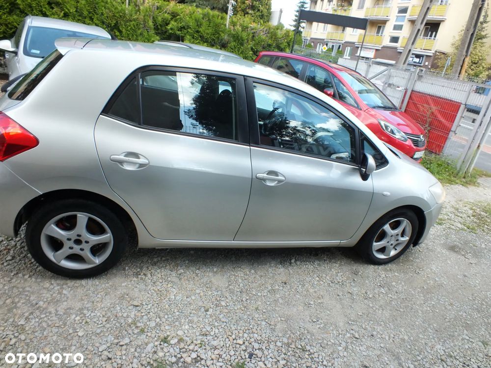 Toyota Auris - 4