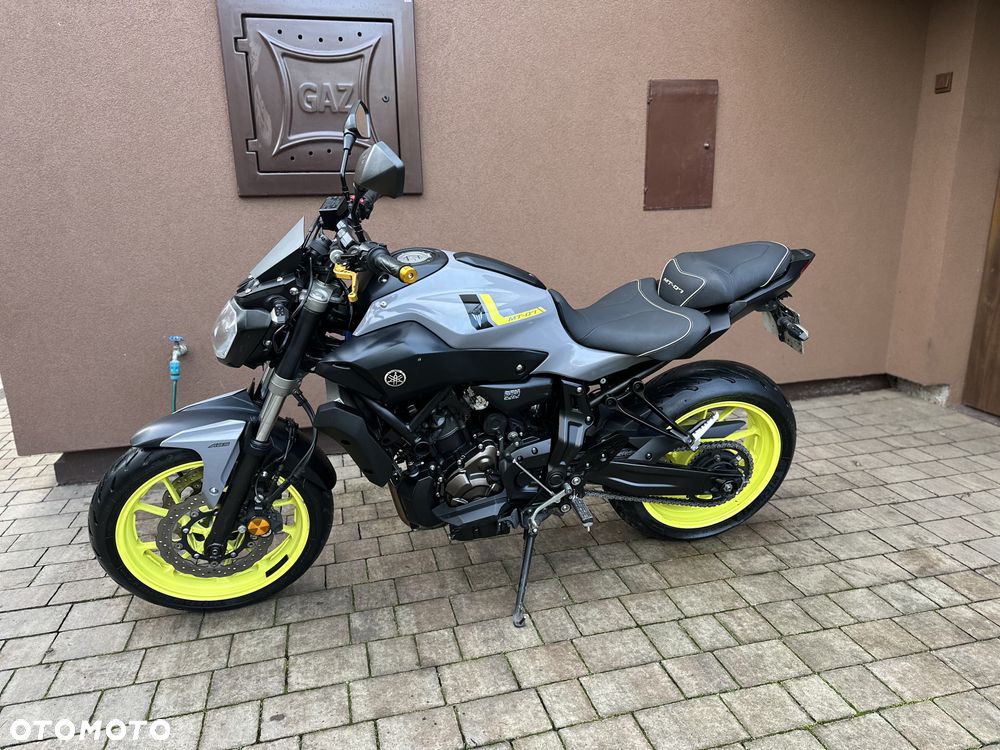 Yamaha MT - 7