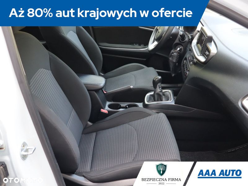 Kia Ceed - 10