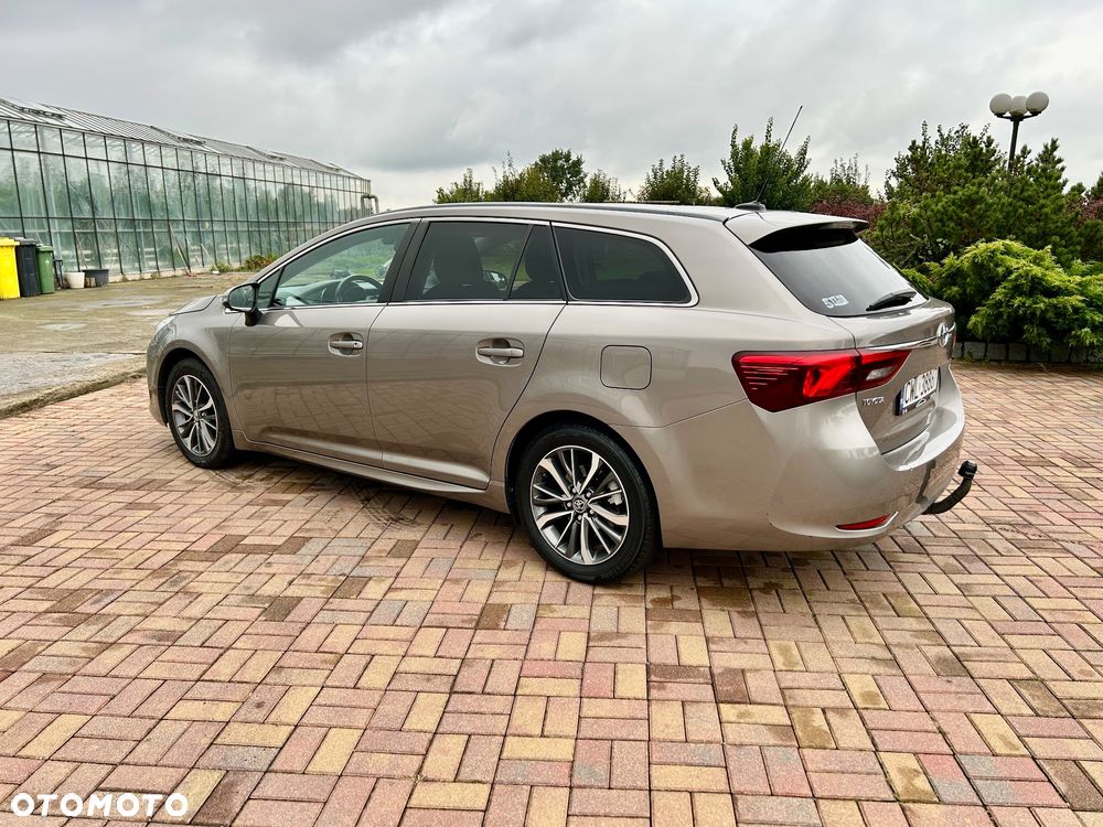 Toyota Avensis Touring Sports 1.6 D-4D - 20