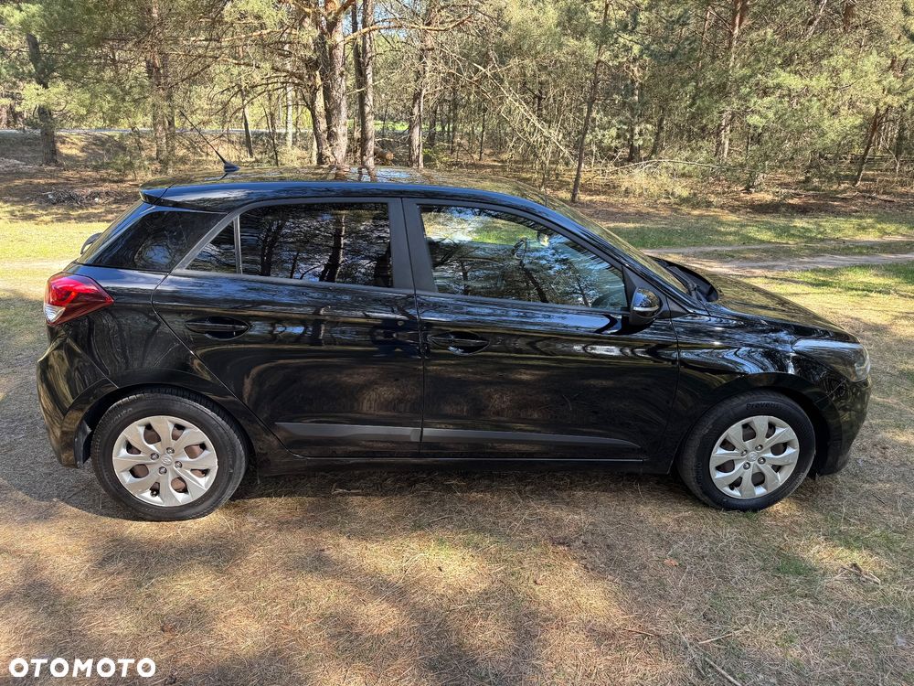 Hyundai i20 1.1 CRDi - 12